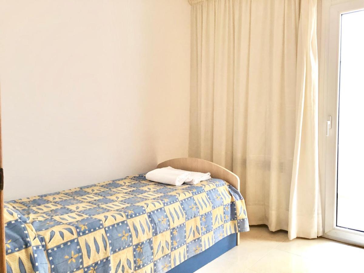 Apartamentos Benet Roses Exterior photo